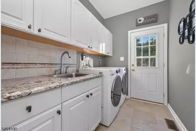 8 Chaucer Dr, Clinton Township, NJ 08801 - Photo 16