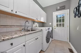 8 Chaucer Dr, Clinton Township, NJ 08801 - Photo 16