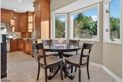 8 Chaucer Dr, Clinton Township, NJ 08801 - Photo 12