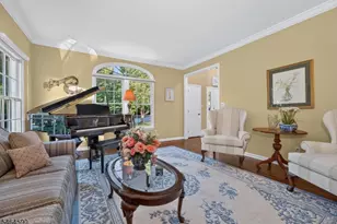 8 Chaucer Dr, Clinton Township, NJ 08801 - Photo 4