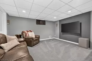 8 Chaucer Dr, Clinton Township, NJ 08801 - Photo 36