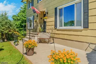 40 Hillsdale Dr, Vernon, NJ 07461 - Photo 4