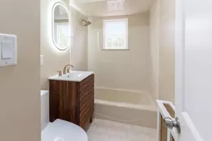 32 Kelly Pkwy, Bayonne, NJ 07002 - Photo 4