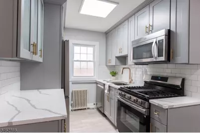 32 Kelly Pkwy #1, Bayonne, NJ 07002 - Photo 6