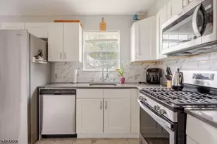 194A N Grove St, East Orange, NJ 07017 - Photo 8