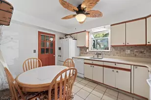 29 Avebury Pl, Franklin Township, NJ 08873 - Photo 12