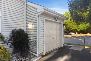 29 Avebury Pl, Franklin Township, NJ 08873 - Photo 22