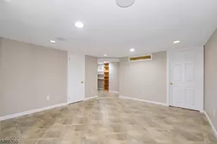 2319 Colonial Dr, Rahway, NJ 07065 - Photo 38