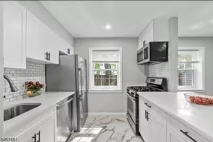 63 Forest Hill Pkwy, Newark, NJ 07104 - Photo 4