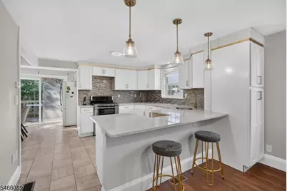 112 Rosewood Ter, Linden, NJ 07036 - Photo 8