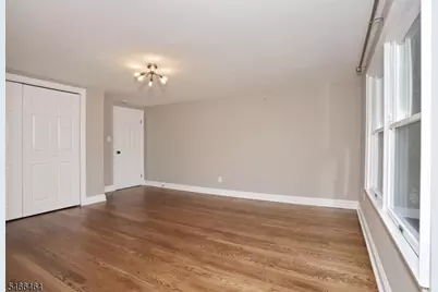183 N Farview Ave, Paramus, NJ 07652 - Photo 24