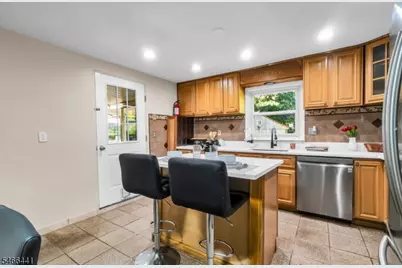 41 Heather Ln, Roselle, NJ 07203 - Photo 10