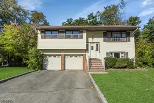 5 Downstream Dr, Mount Olive, NJ 07836 - Photo 2