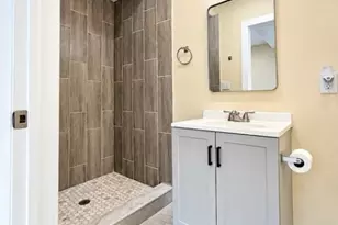 272 Schley St, Newark, NJ 07112 - Photo 4