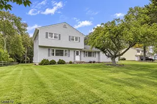 553 Rolling Hills Rd, Bridgewater, NJ 08807 - Photo 2