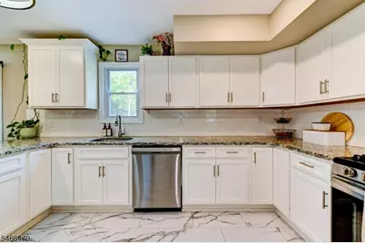 553 Rolling Hills Rd, Bridgewater, NJ 08807 - Photo 12