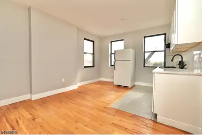 11 Cottage St, Newark, NJ 07102 - Photo 4