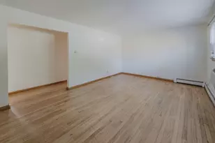 40 Stuyvesant Ave, Lyndhurst Township, NJ 07071 - Photo 6