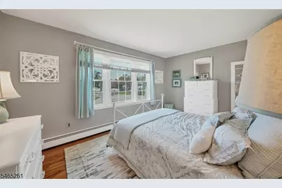 8 Elm Ct, Washington Township, NJ 07853 - Photo 20