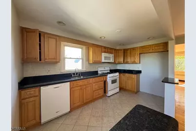 1 Underhill Ct, Nutley, NJ 07110 - Photo 8