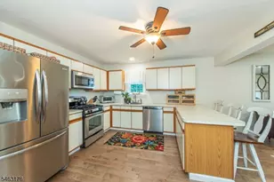 32 Bowfell Ct, Wayne, NJ 07470 - Photo 8