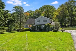 236 Lurline Dr, Bernards Township, NJ 07920 - Photo 2