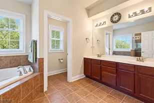 4 Bluffs Ct, Hamburg, NJ 07419 - Photo 16
