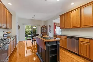 4 Bluffs Ct, Hamburg, NJ 07419 - Photo 8