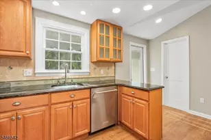 16 Hillside Pl, Cranford Township, NJ 07016 - Photo 14