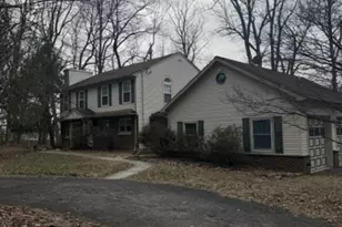 5 Linabury Ln, Chester, NJ 07930 - Photo 1