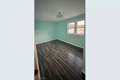 41 Springdale Ct, Clifton, NJ 07013 - Photo 8