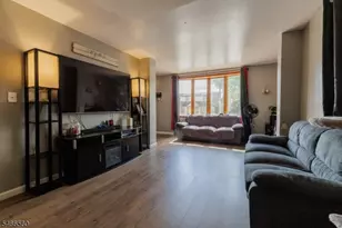 627 Van Buren Ave, Linden, NJ 07036 - Photo 12