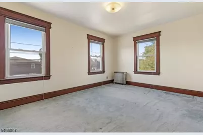 412 N Park Ave, Linden, NJ 07036 - Photo 24