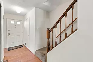702 Brokaw Ct, Bridgewater, NJ 08807 - Photo 4