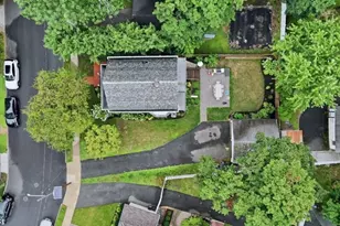 2 Winsor Pl, Bloomfield Twp., NJ 07003 - Photo 28