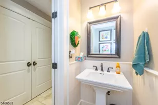 86 Point View Pkwy, Wayne Twp., NJ 07470 - Photo 14