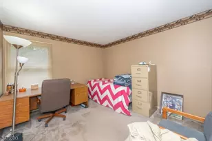 86 Point View Pkwy, Wayne Twp., NJ 07470 - Photo 20