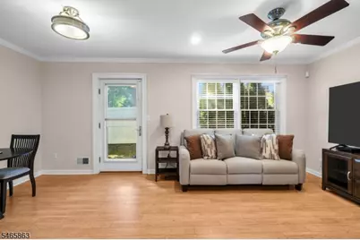645 Ridgedale Ave #4, East Hanover Township, NJ 07936 - Photo 4