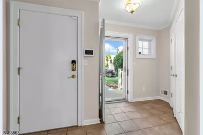 645 Ridgedale Ave #4, East Hanover Township, NJ 07936 - Photo 2