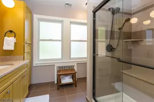 15 Euclid Pl, Montclair, NJ 07042 - Photo 20