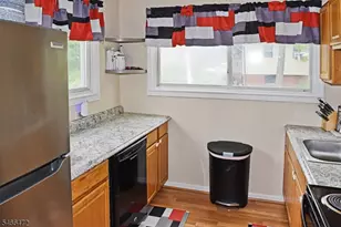 117 Vermont Trail, Hopatcong, NJ 07843 - Photo 4