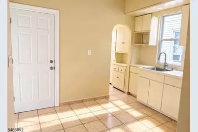 111 Brook Ave, Passaic, NJ 07055 - Photo 10