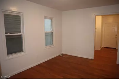 28 Stuyvesant Ave, Newark, NJ 07106 - Photo 6