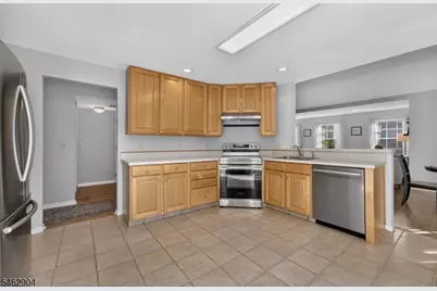 8 Oak Knoll Lane, Bedminster Township, NJ 07921 - Photo 6