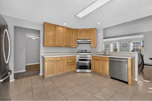 8 Oak Knoll Ln, Bedminster Township, NJ 07921 - Photo 6