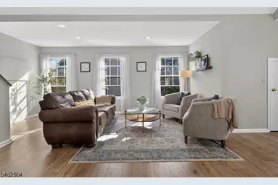 8 Oak Knoll Lane, Bedminster Township, NJ 07921 - Photo 2