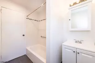 160 Bloomfield Ave, Verona, NJ 07044 - Photo 18
