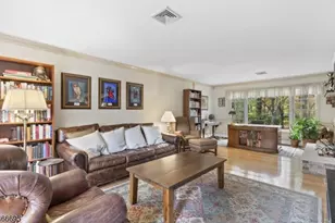 8 Stacy Ln, Bernards Township, NJ 07920 - Photo 12