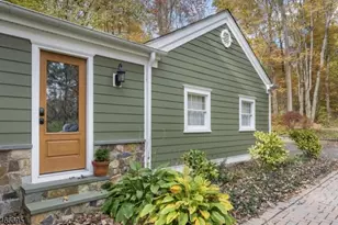 8 Stacy Ln, Bernards Township, NJ 07920 - Photo 2