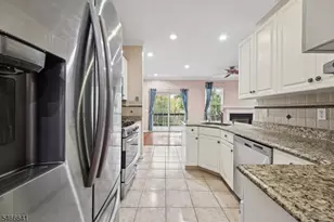 38 Gordon Cir, Parsippany, NJ 07054 - Photo 8